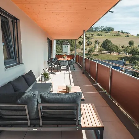 Steinablick Mit Grossem Balkon & Garage