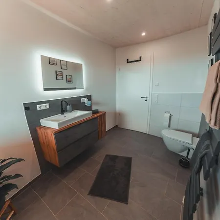 Steinablick Mit Grossem Balkon & Garage Uehlingen-Birkendorf