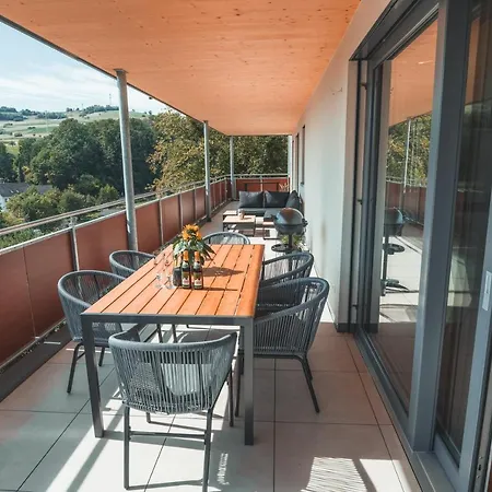 Steinablick Mit Grossem Balkon & Garage Apartman