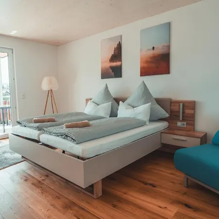 Steinablick Mit Grossem Balkon & Garage * Uehlingen-Birkendorf