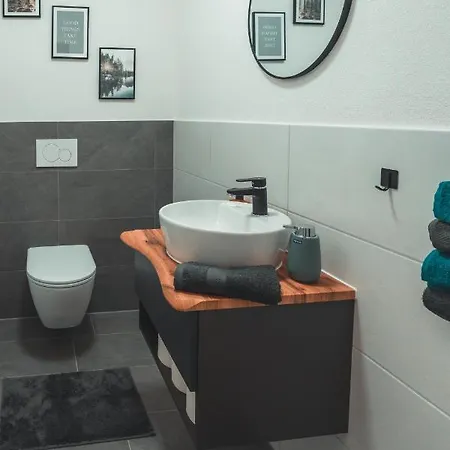 Steinablick Mit Grossem Balkon & Garage Ühlingen-Birkendorf